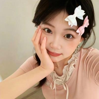 蓝色嘴巴的脸